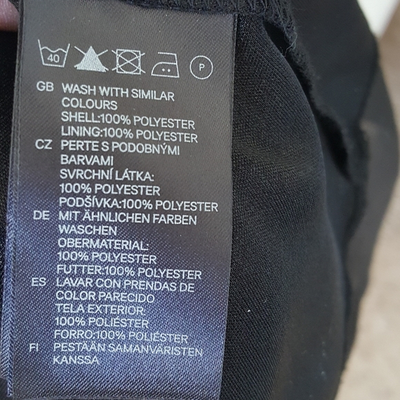 H & M Divided tulle dress. - Picture 10 of 12